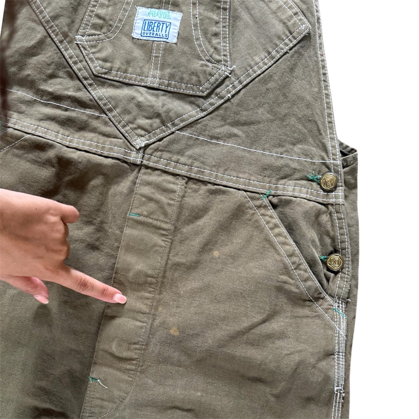Vintage Liberty overall dungarees in khaki.
Has some light marks. So cool on!
Size M approx 10-12