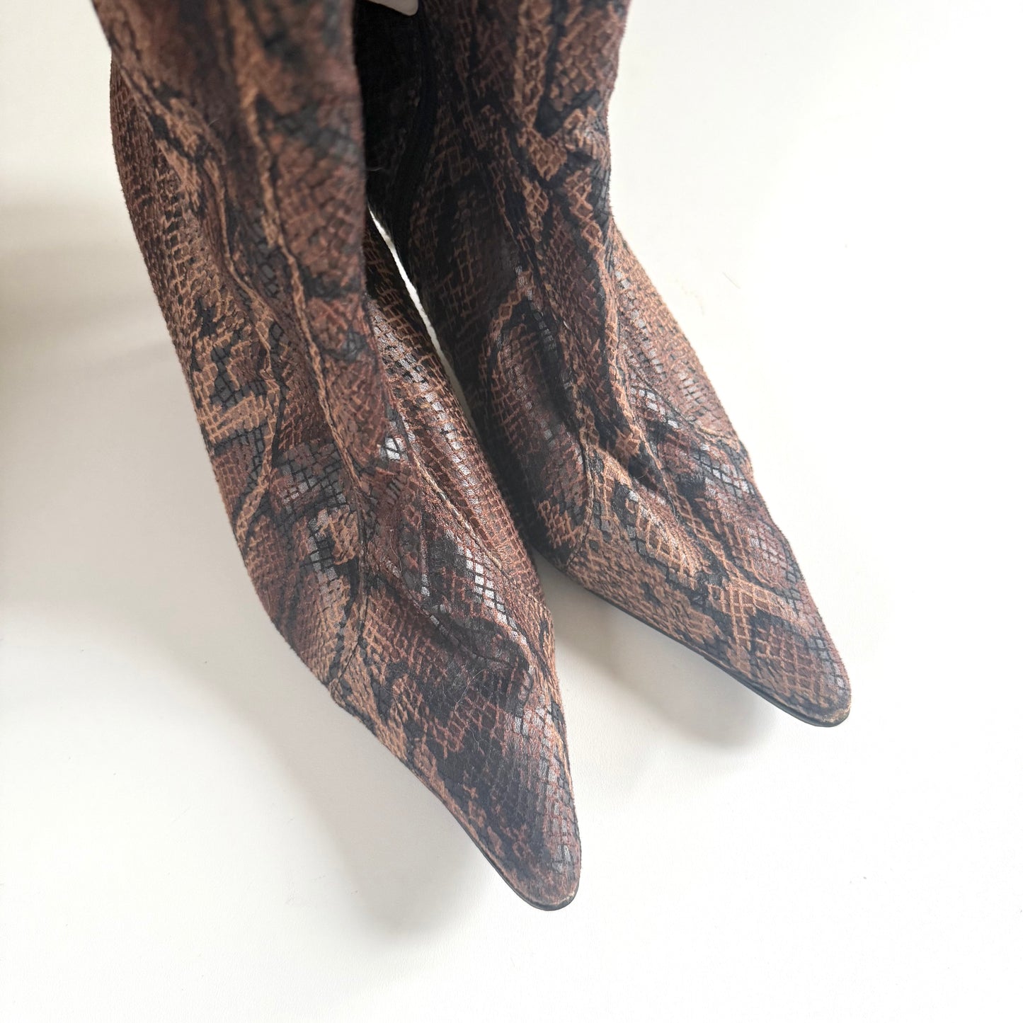 Y2K snake print brown pointed boots. Size 5