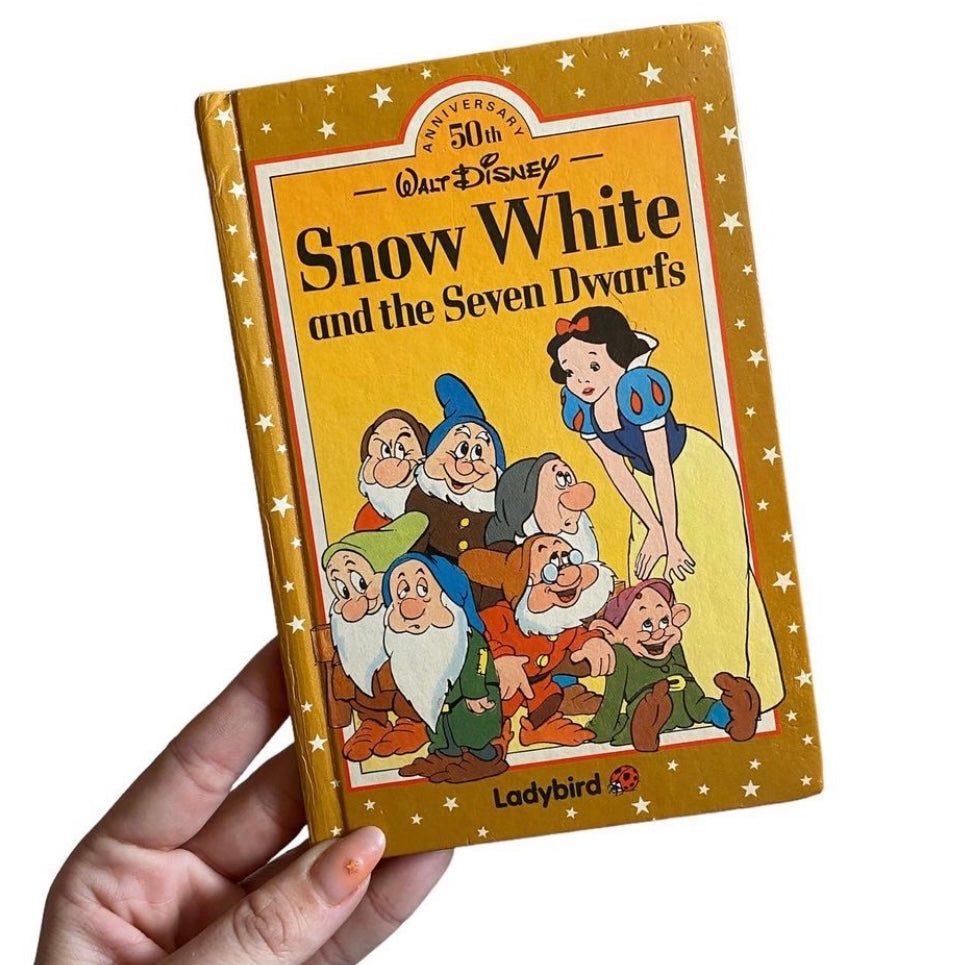 Vintage 1985 snowwhite hardback book