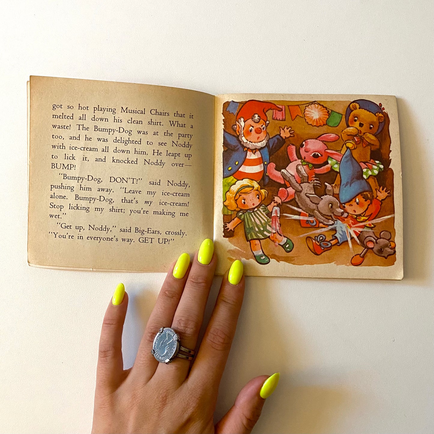 Vintage 1968 mini noddy book