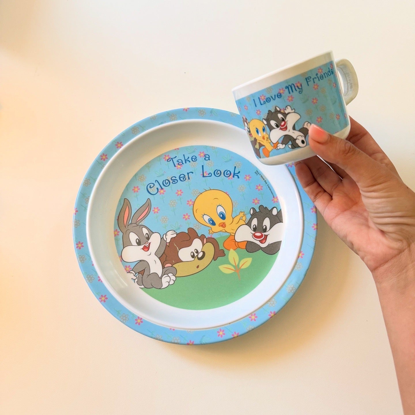 Plastic looney tunes plate & cup set.