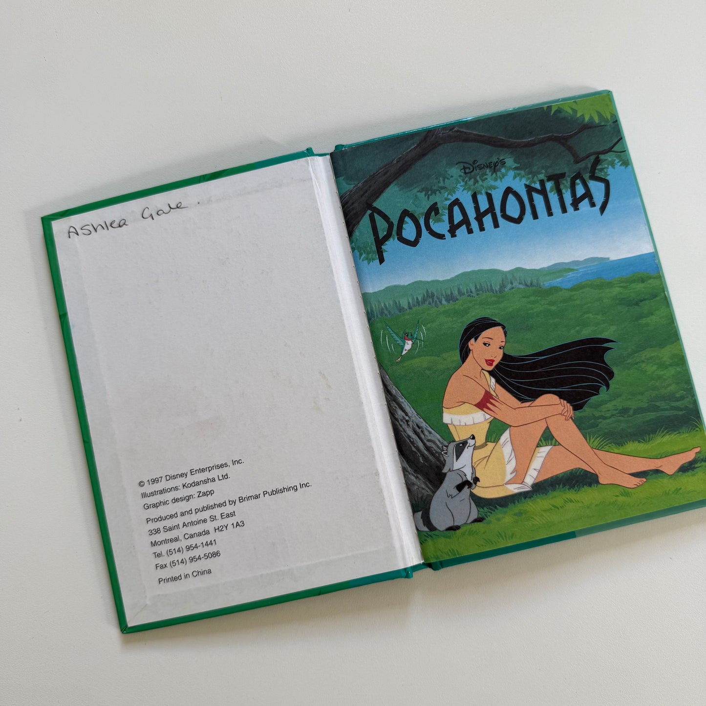 Vintage 1997 Pocahontas book.