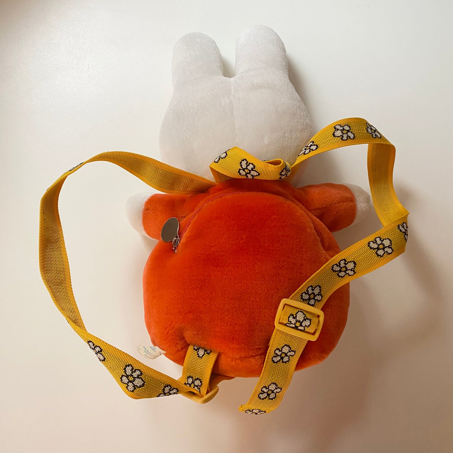 Vintage 1986 soft toy miffy rucksack.