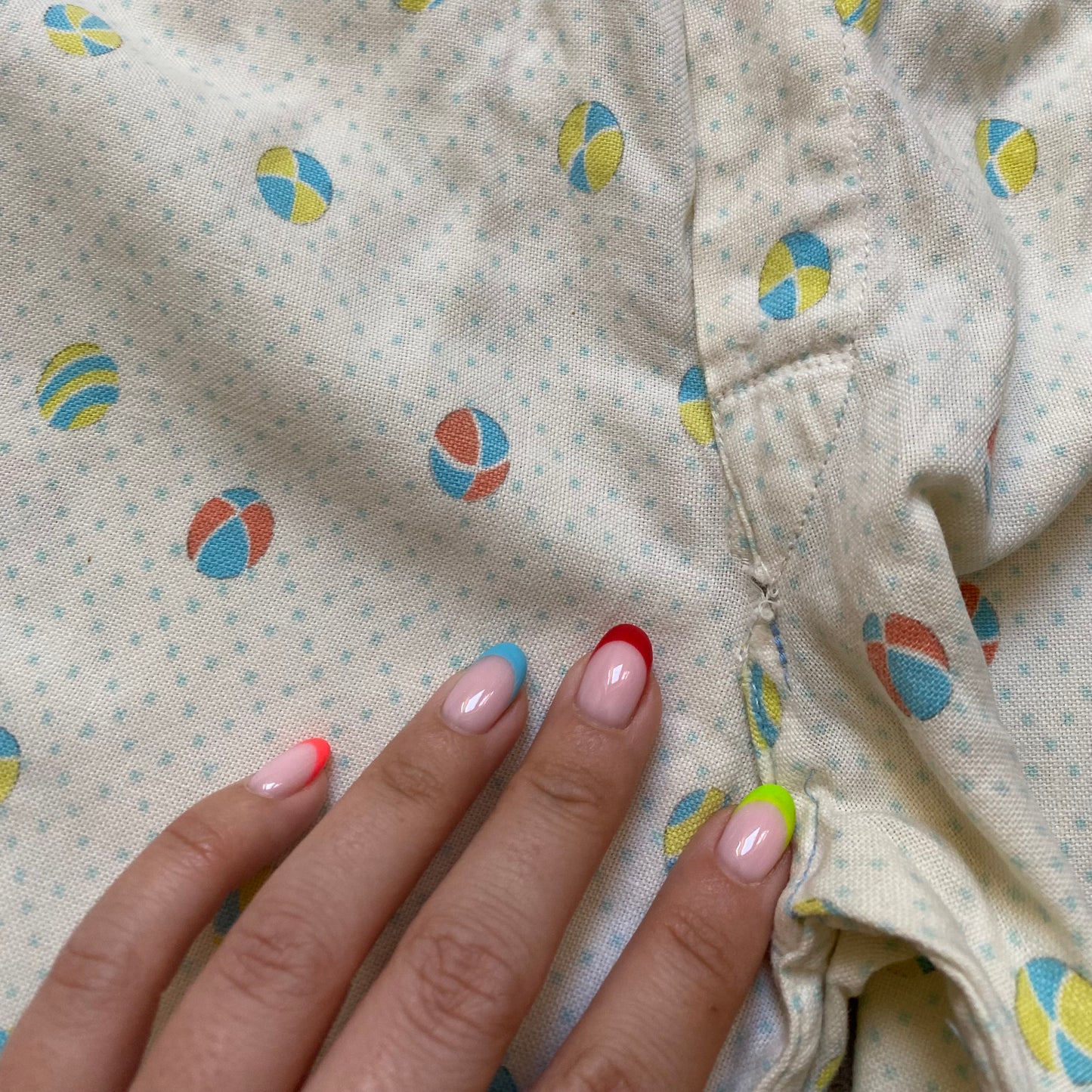 Vintage 60s/70s cotton elephant print trousers. Size approx 4-5 years. Small hole by crotch but it’s tiny