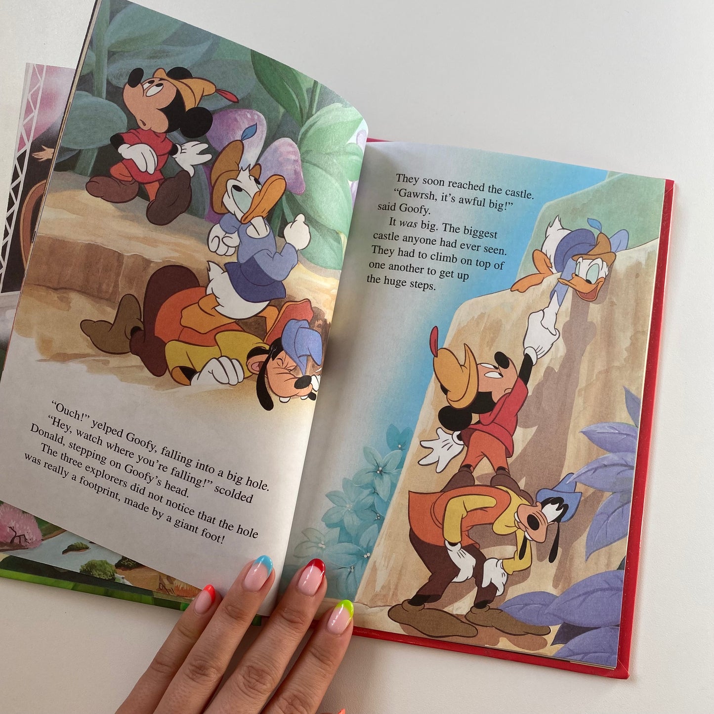 Vintage 1999 Disney Mickey Mouse book.
