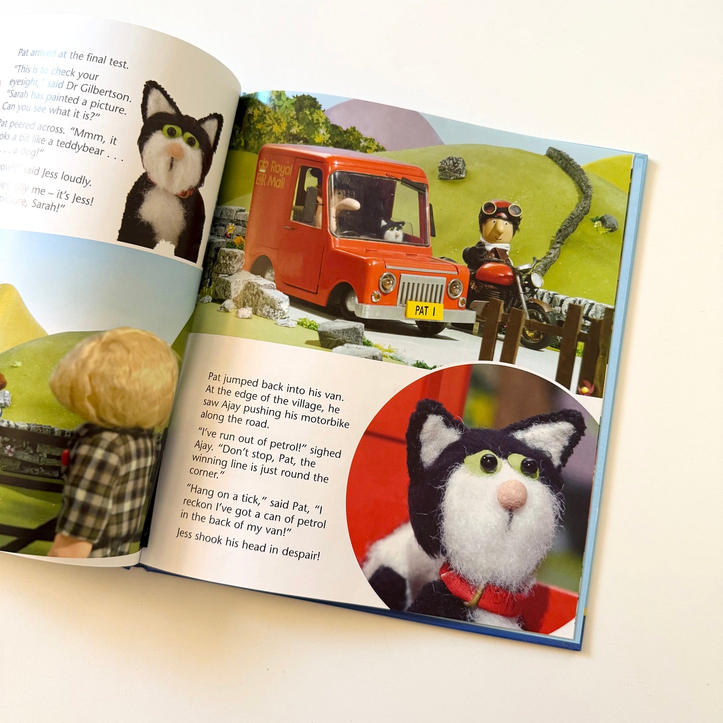 Vintage 2007 postman Pat book