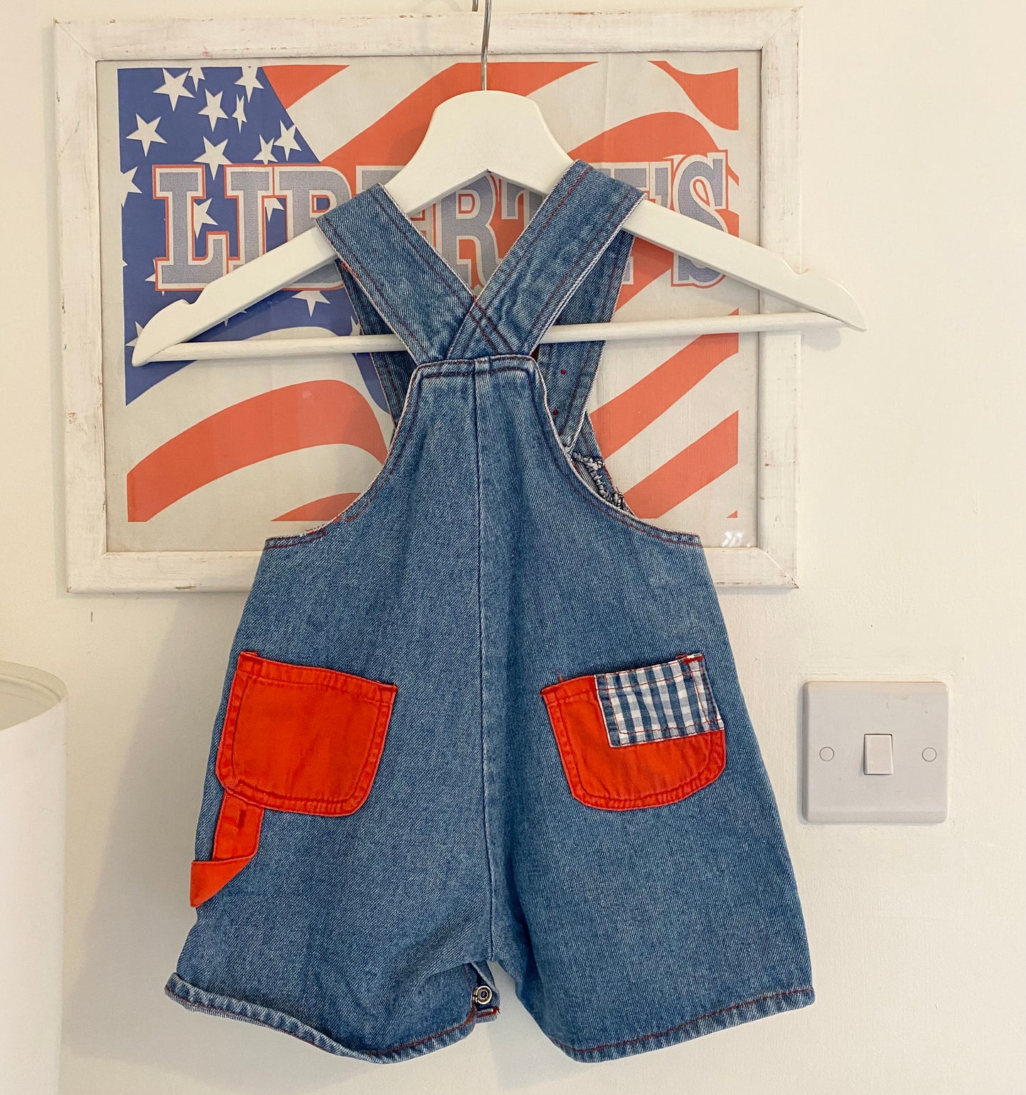 THE BEST pair of vintage 80s ‘comic kids’ denim shortalls. 12 months 💙