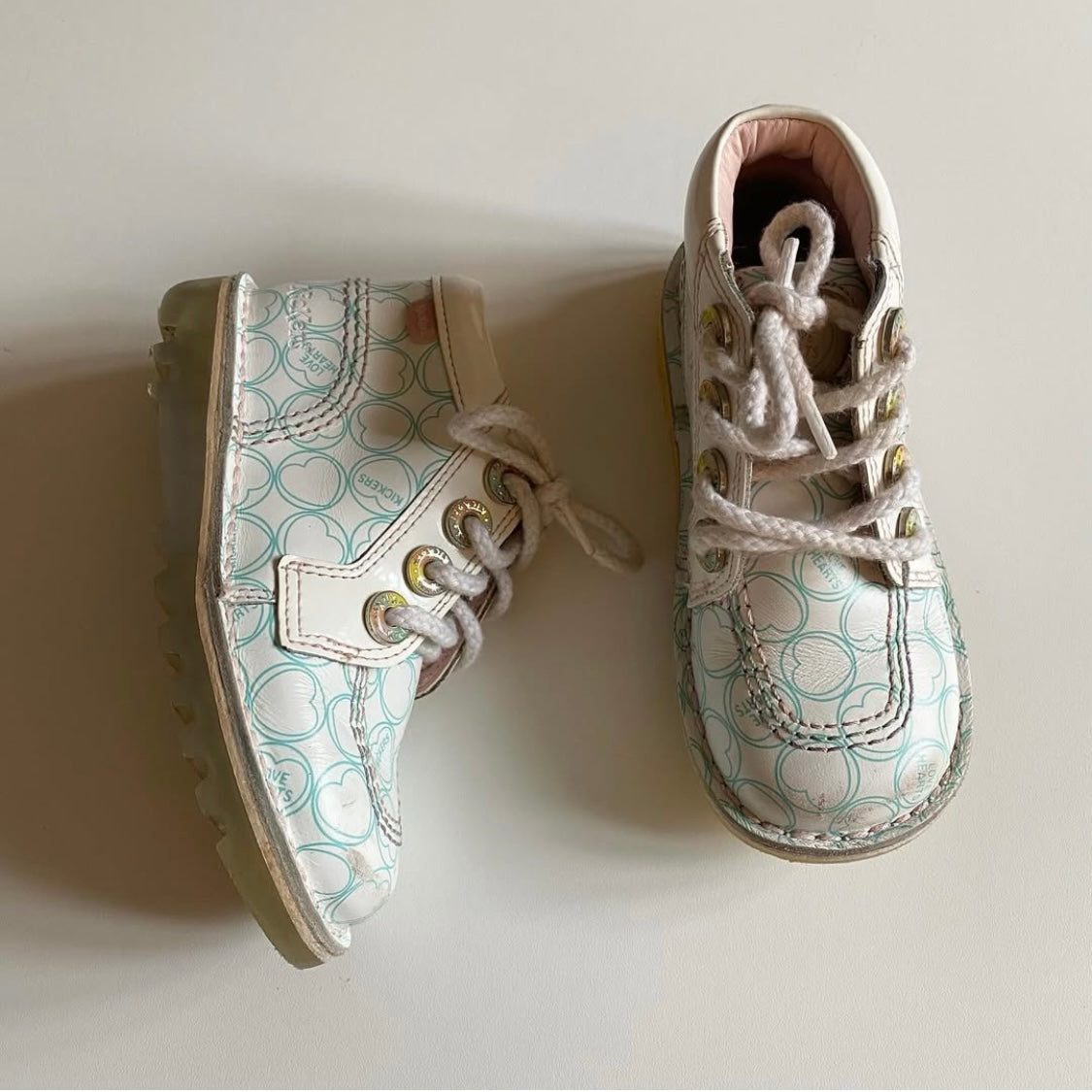 Love heart kicker boots size 28