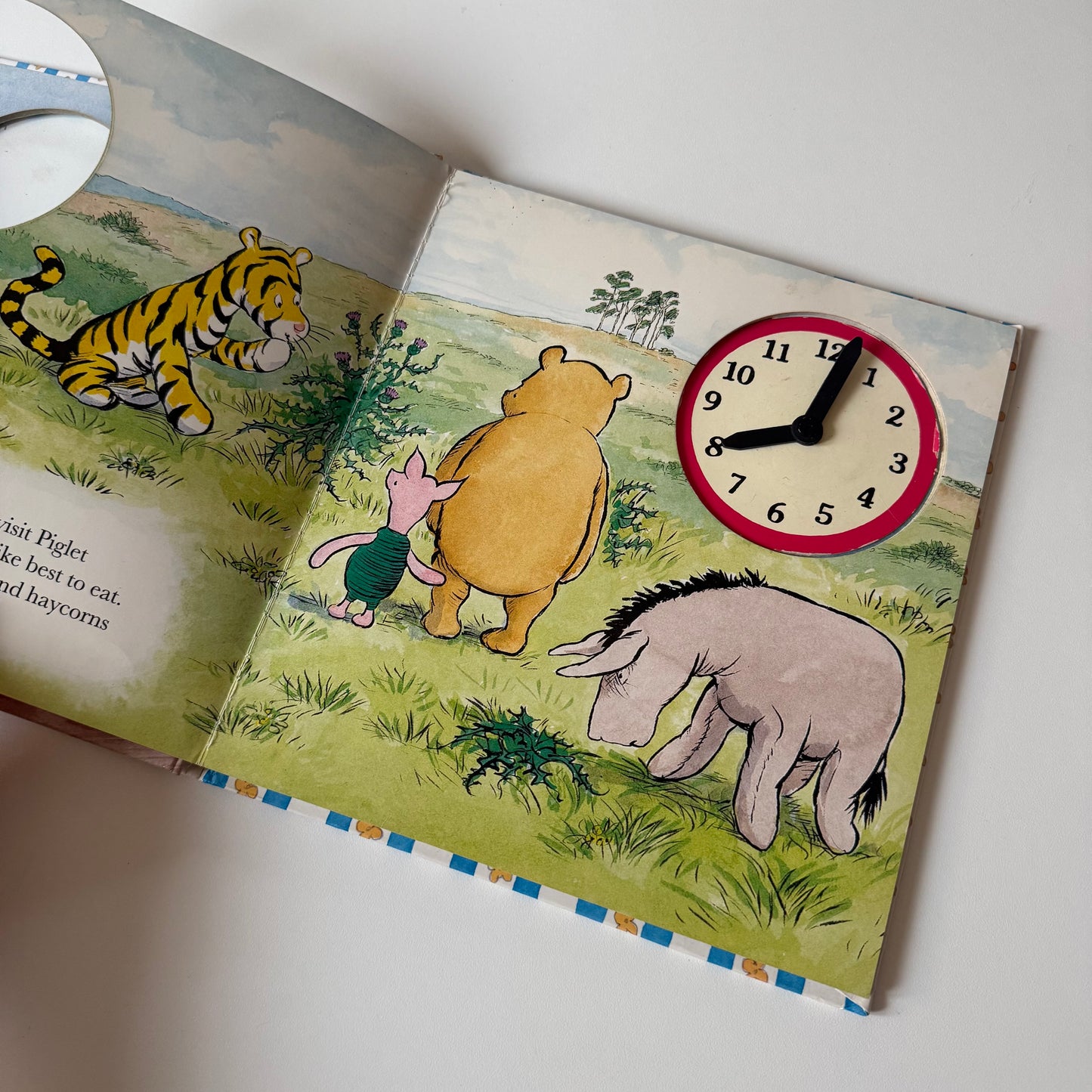 Vintage 1994 Winnie the Pooh clock book