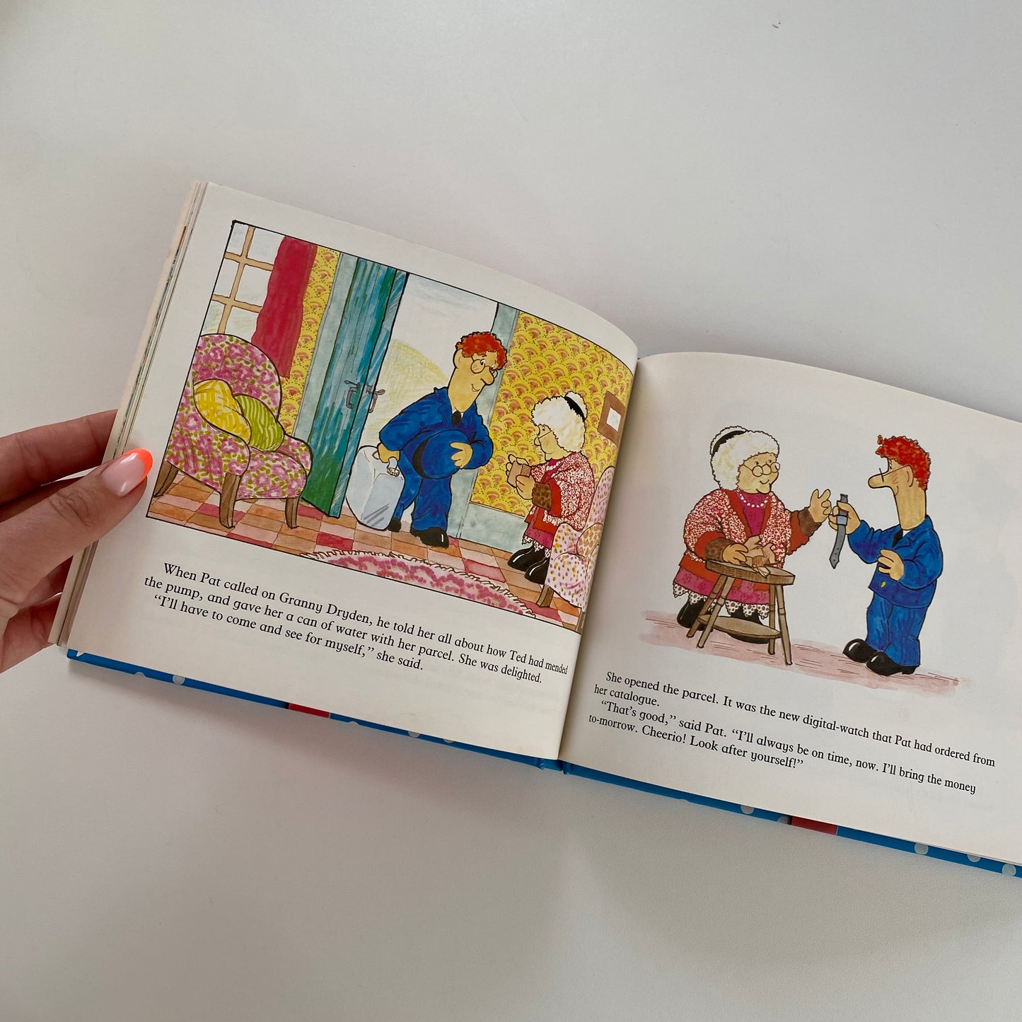 Vintage 1986 postman Pat book.