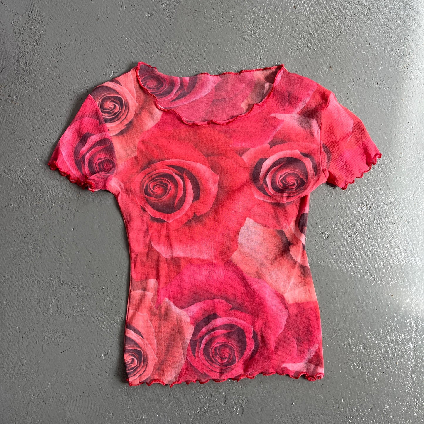 Vintage Y2K mesh rose printed cropped top. Size S/ 8-10 ( has stretch)