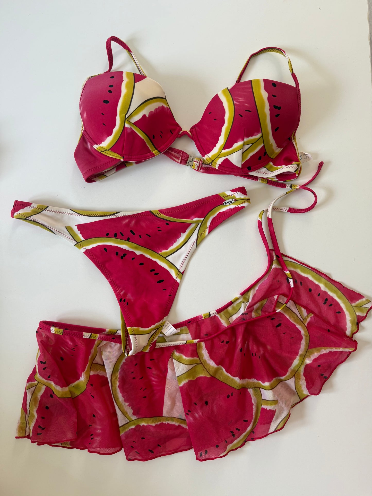 Vintage watermelon 3 piece bikini and sarong skirt set. Size 8