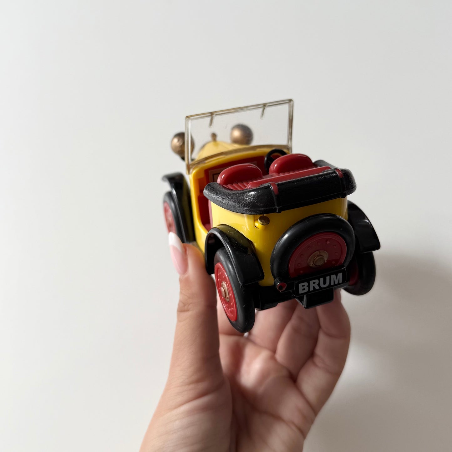 Vintage 2001 ragdoll brum car