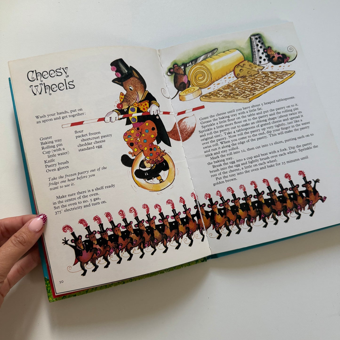 Vintage 1975 basil brush book