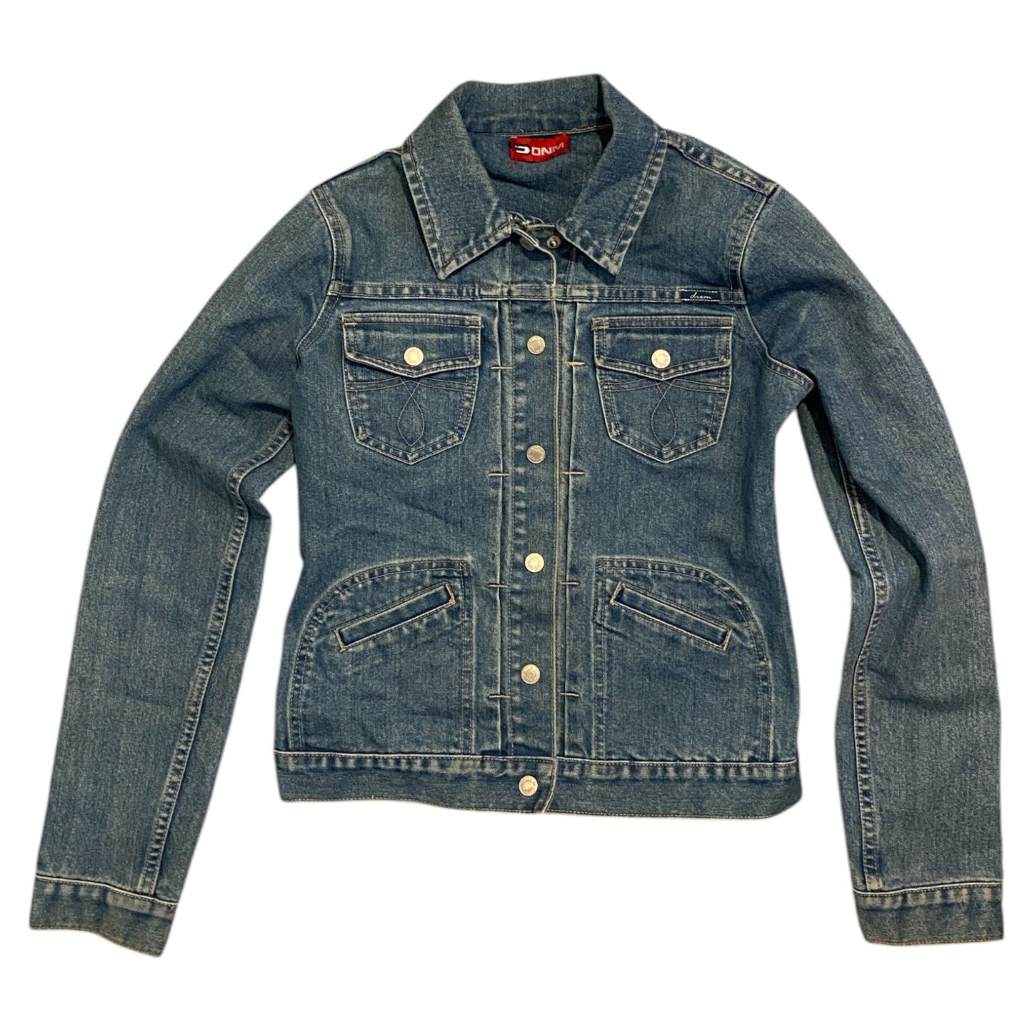 A classic, staple everyday 1990s ‘DNM’ vintage denim jacket with four frontal pockets. Size 8