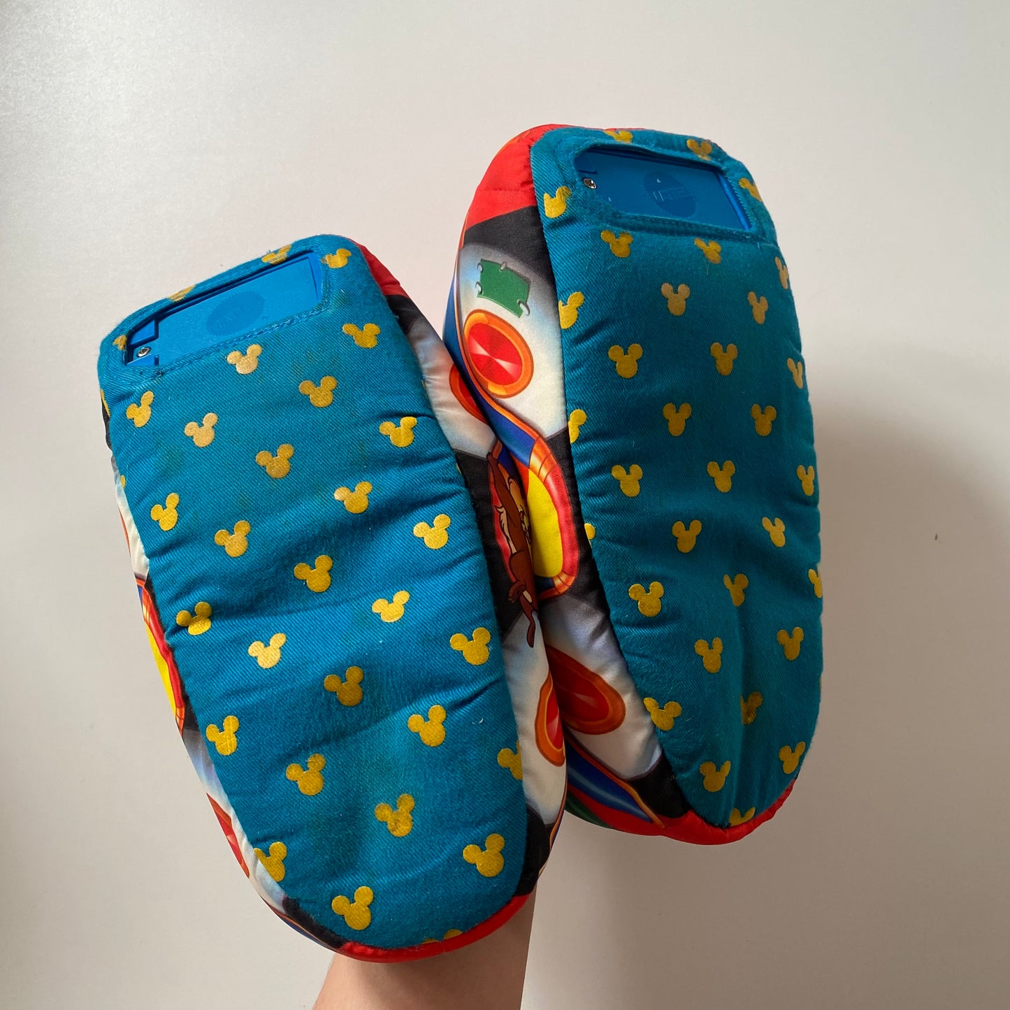 Vintage 1990’s Disney Mickey Mouse light up slippers. Fits a size 8-12