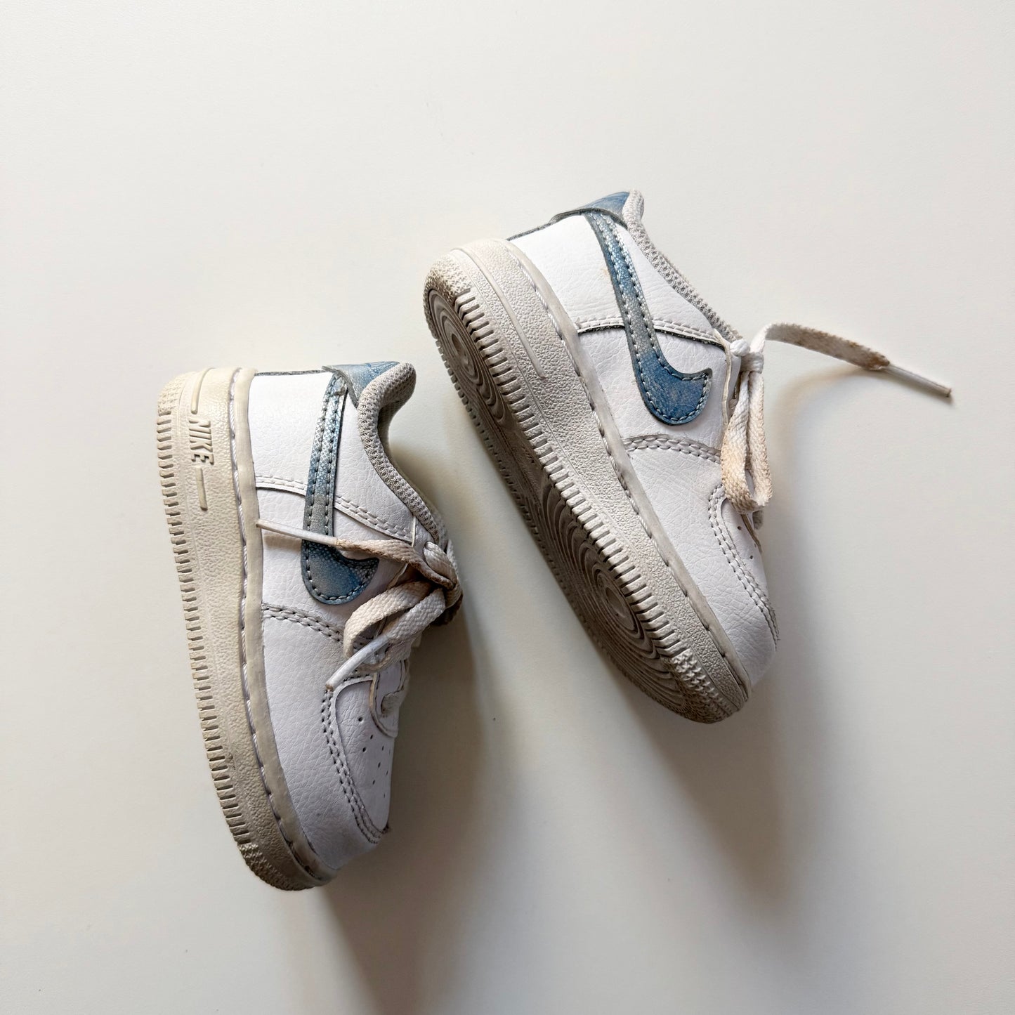 Air force 1 trainers. Size UK 4.5