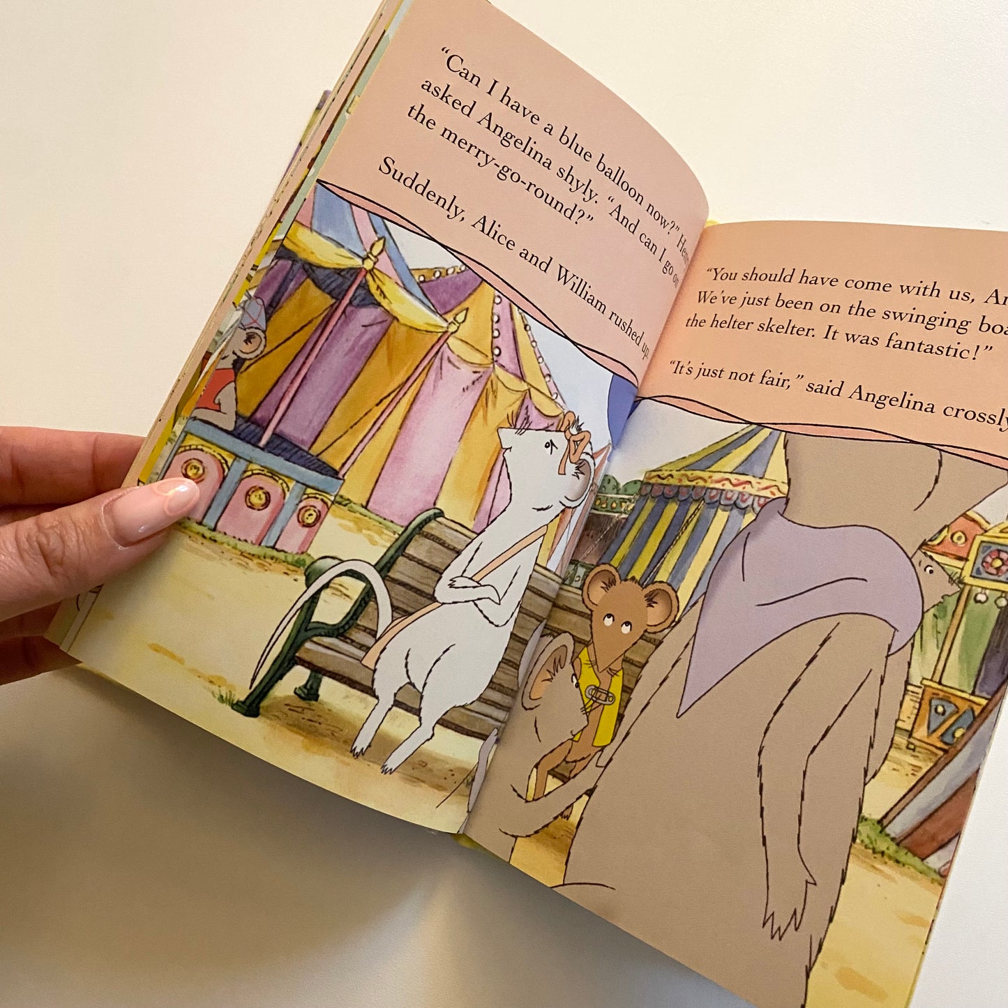 Vintage 2002 Angelina ballerina book