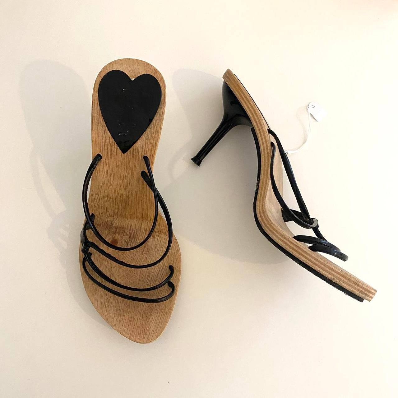 Vintage Y2K faith wooden heels
Rare find size 3