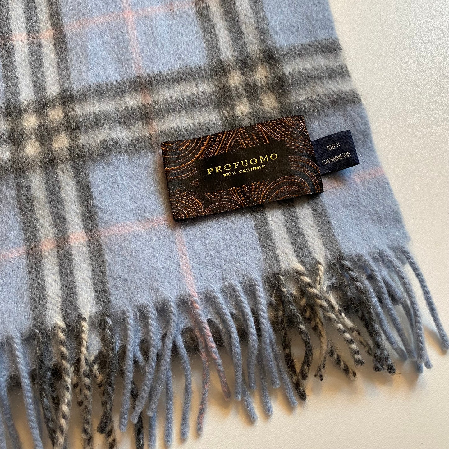 Novacheck cashmere scarf in baby blue