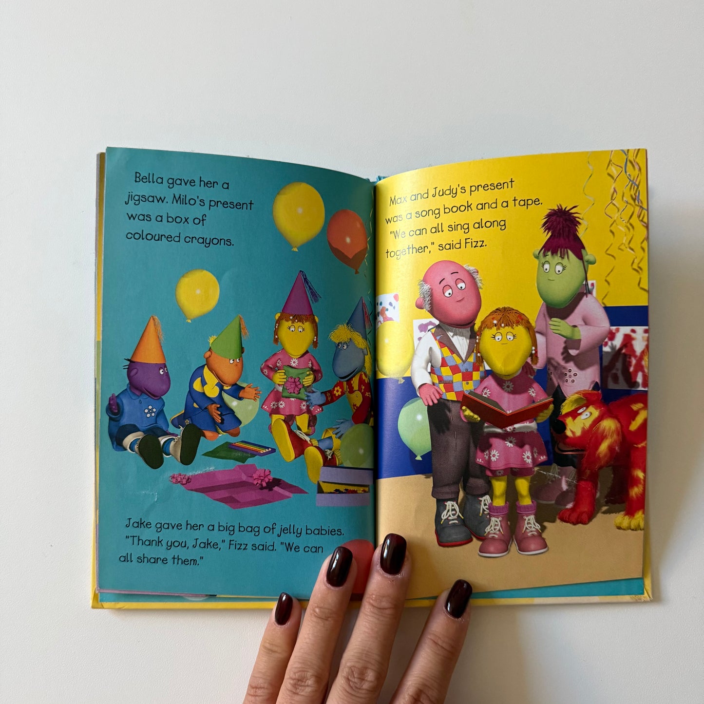 Vintage 2000 Tweenies book.