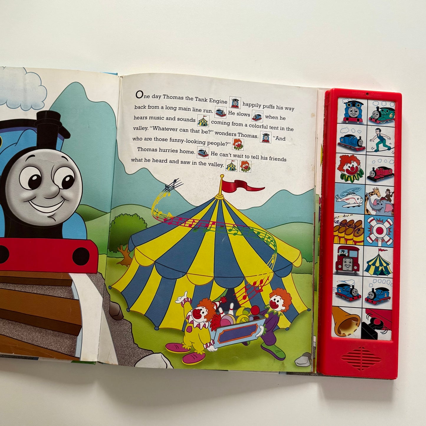 Vintage 1999 Thomas the tank engine soundbox book - working condition. Used condition