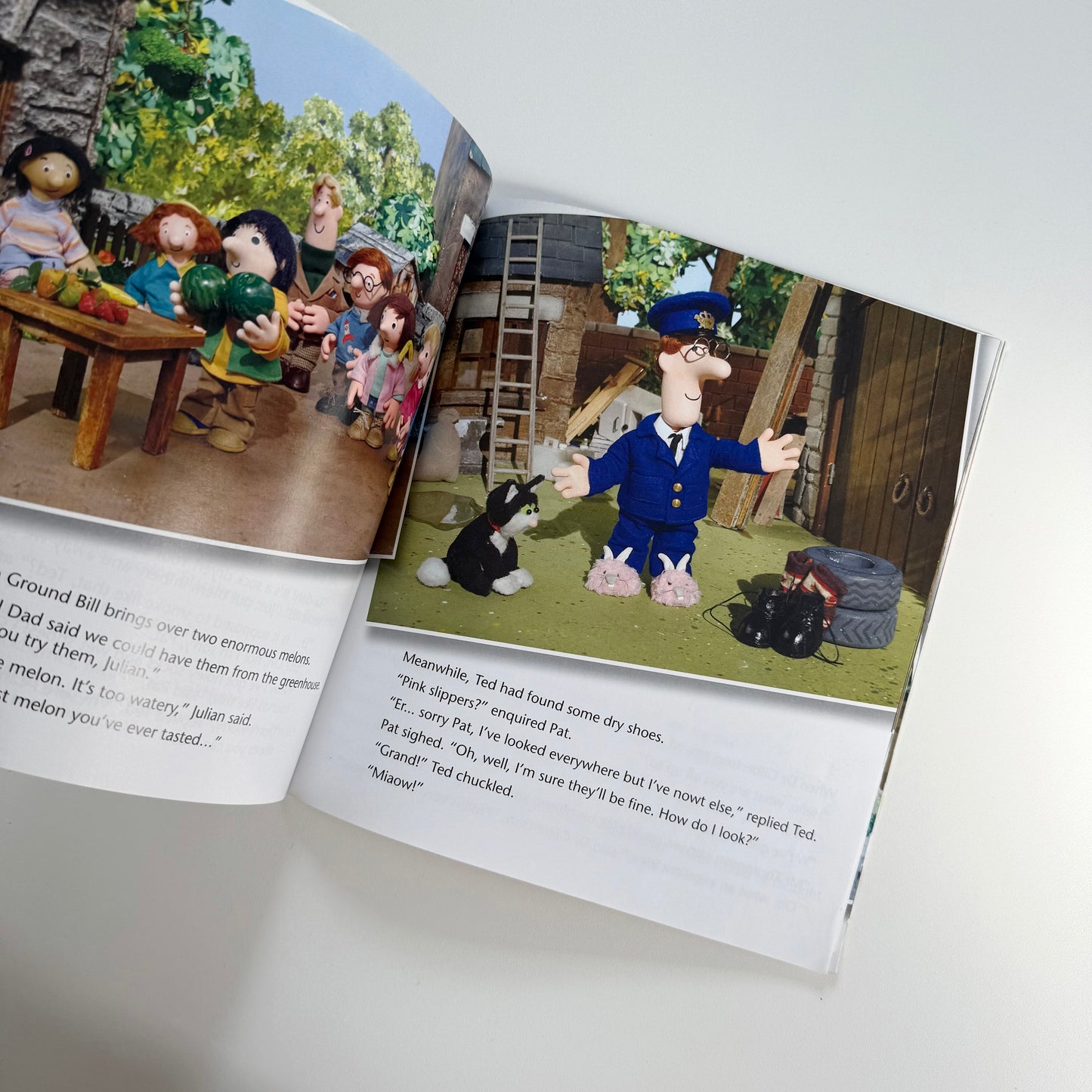 Vintage 2007 postman Pat book
