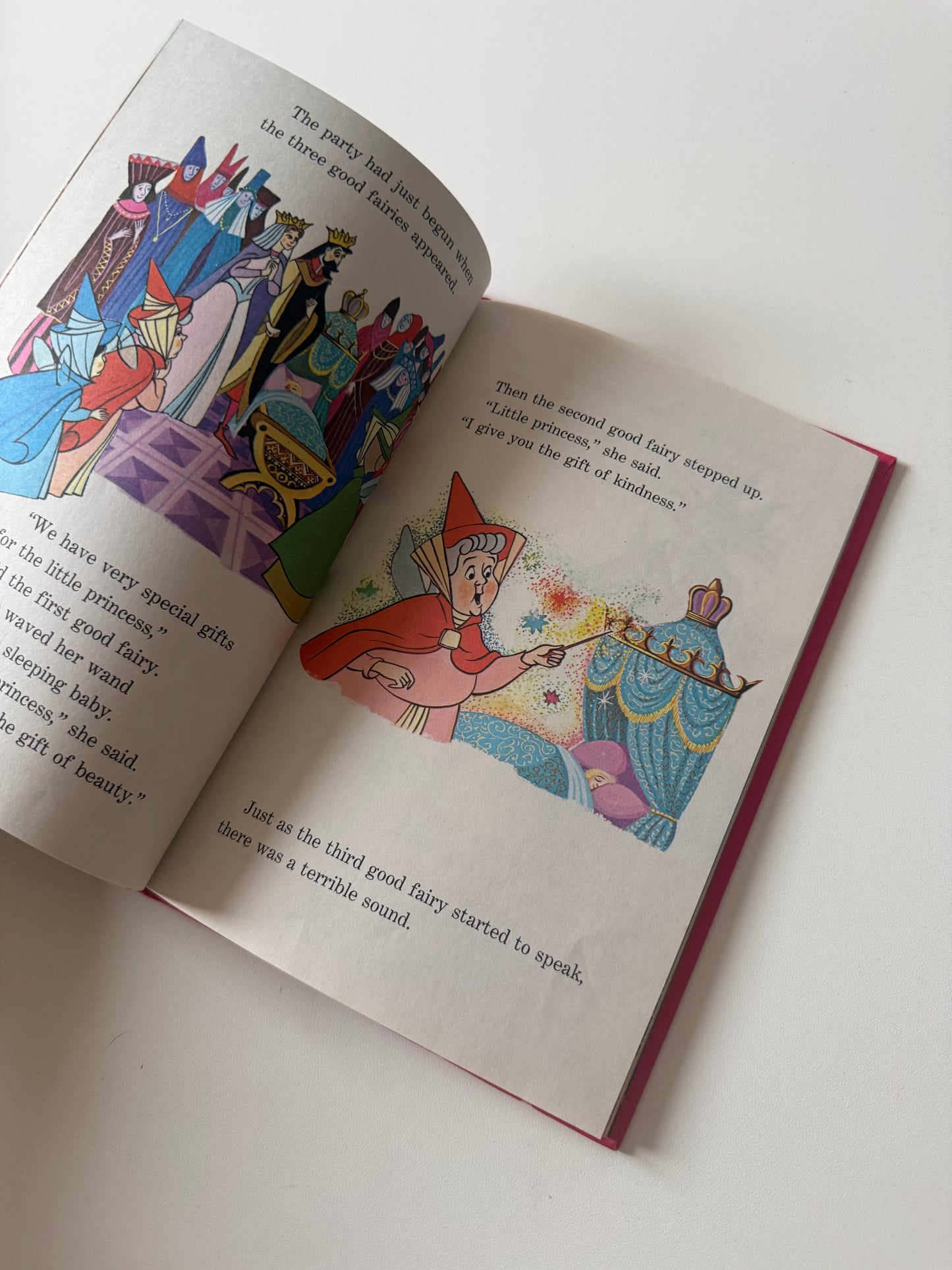 Vintage 1974 Disney sleeping beauty book.