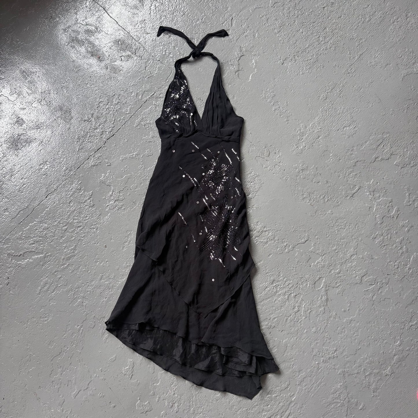 Vintage Debenhams black ‘debut’ mid length halter dress. Size 8.