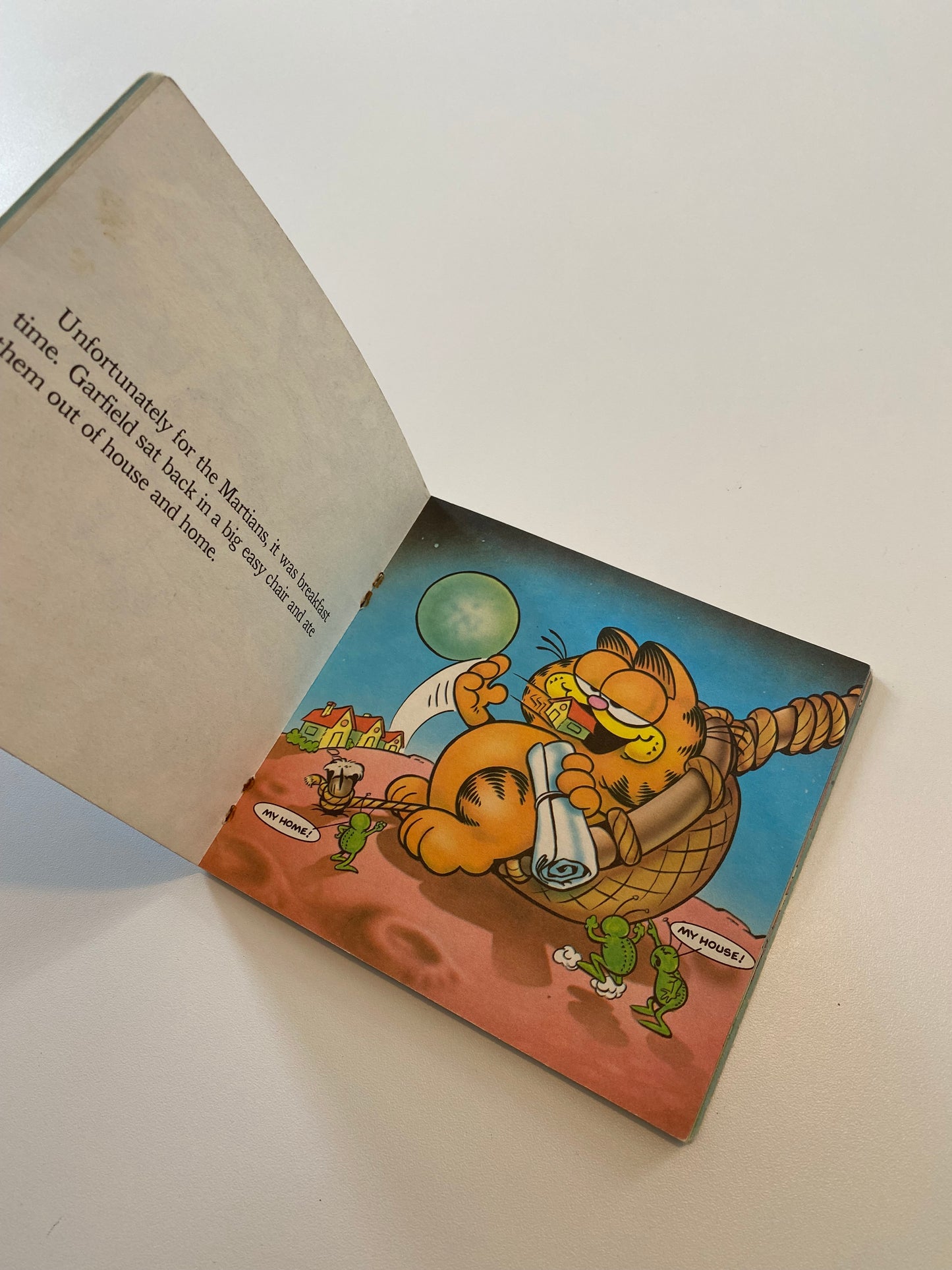 Vintage 1983’ Garfield in space ‘ random house New York paperback book