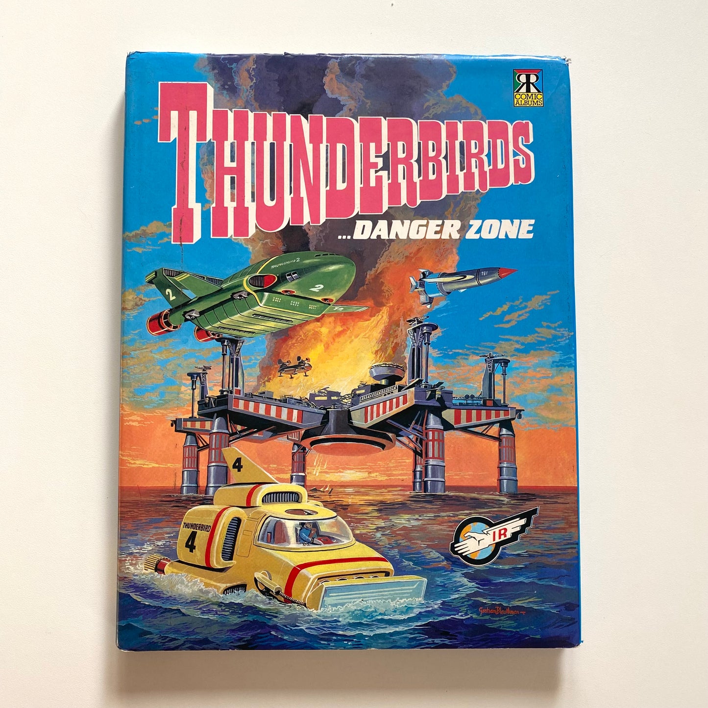 Vintage 1992 a4 thunderbirds book