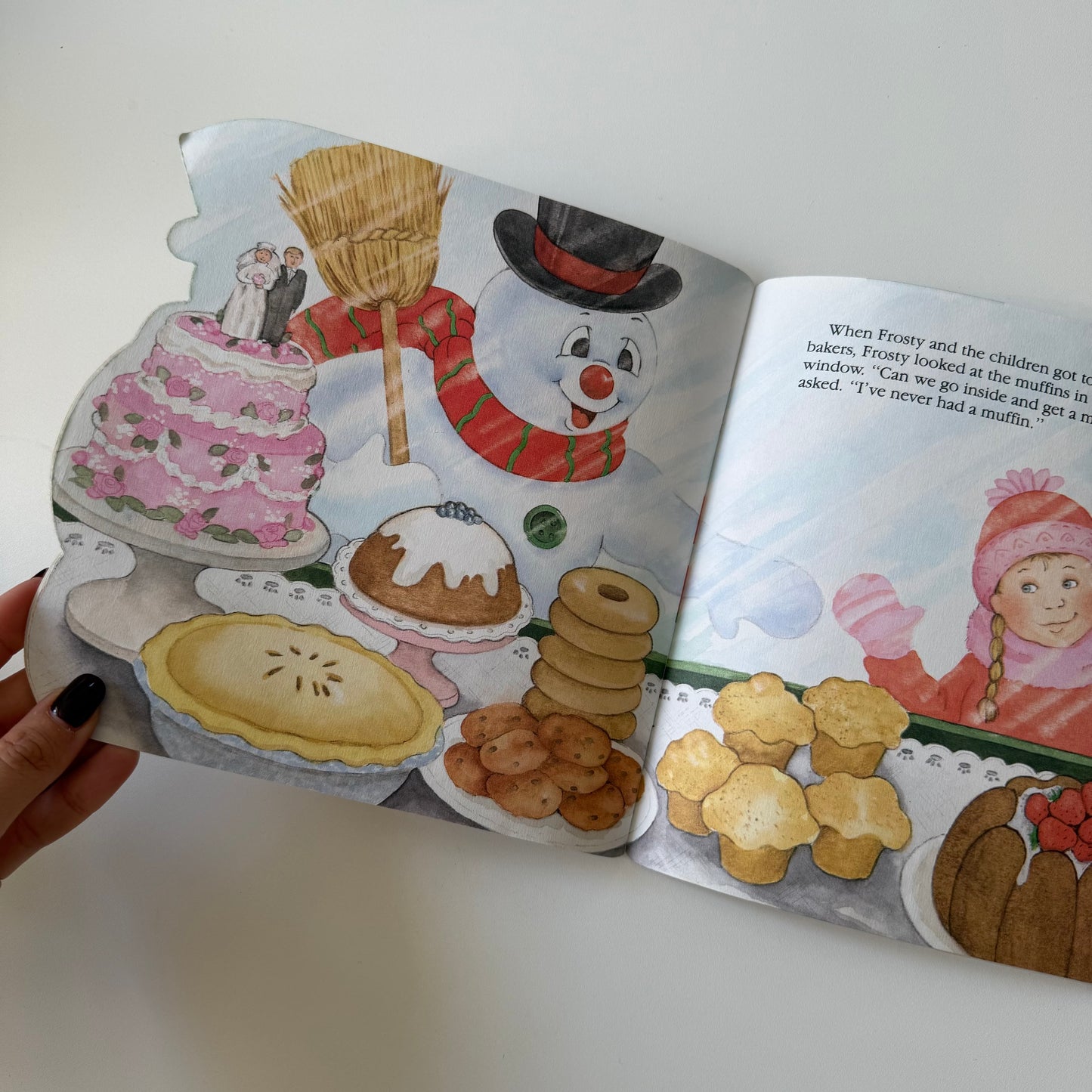 Vintage 1990 frosty the snowman paperback book.