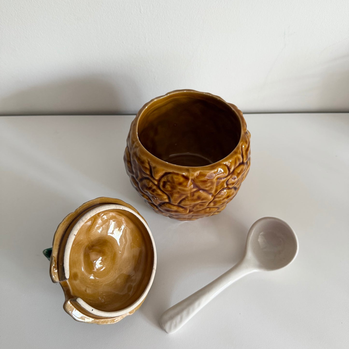 Vintage ceramic pineapple sugar pot. Tiny chip on one side.