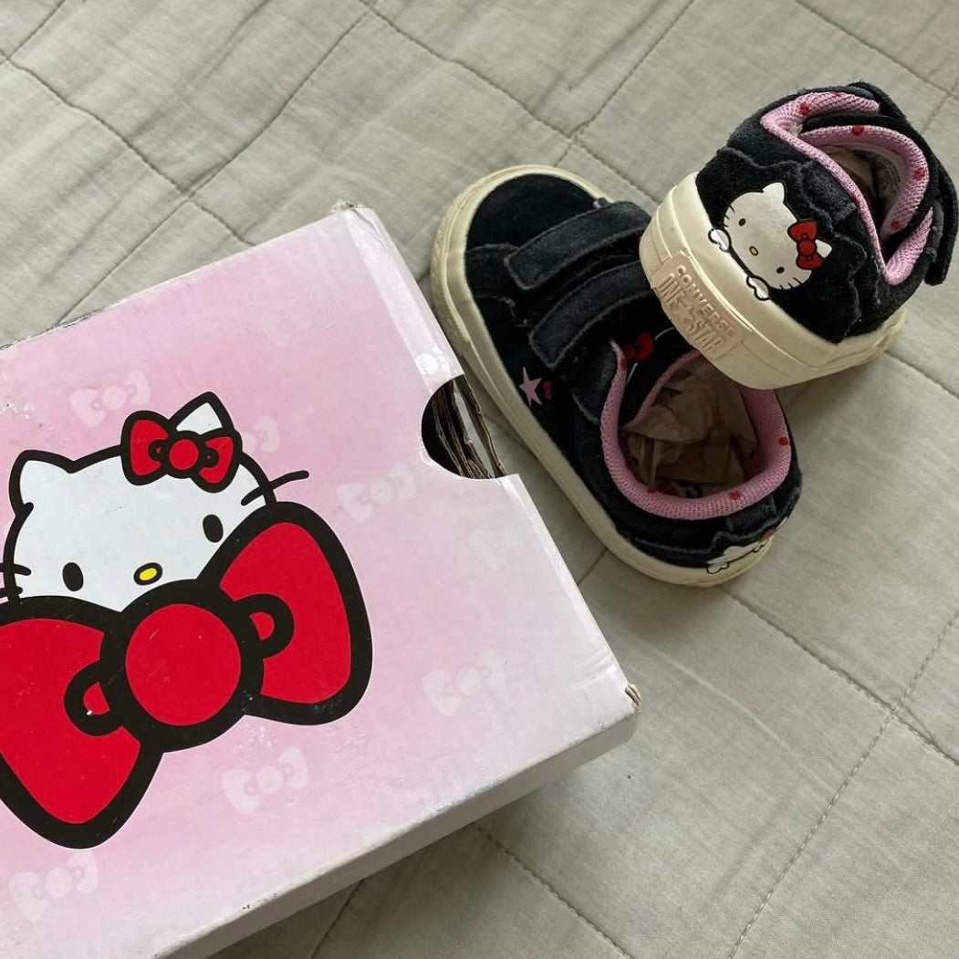 Hello Kitty converse UK4