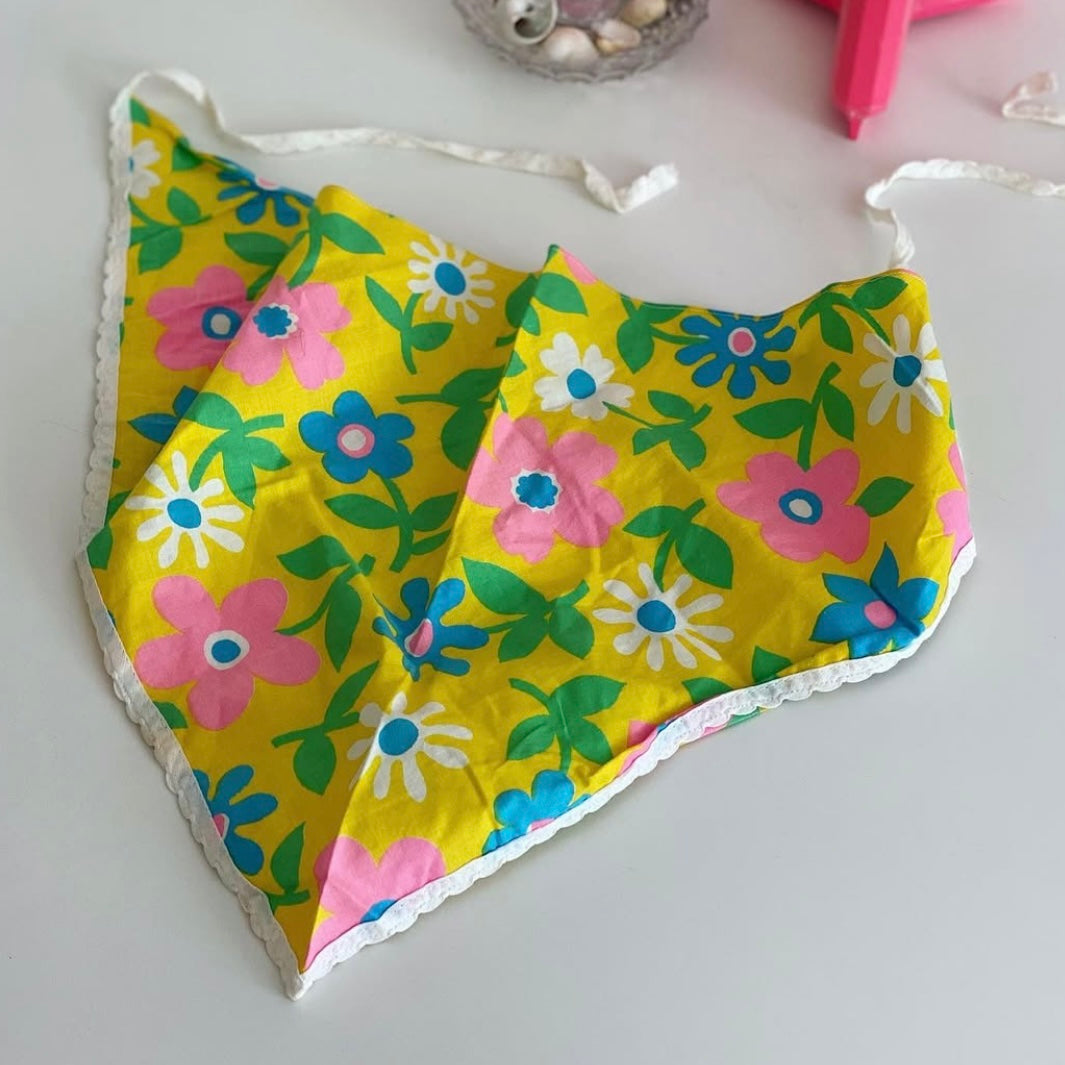 70’s floral bold neckerchief / head scarf