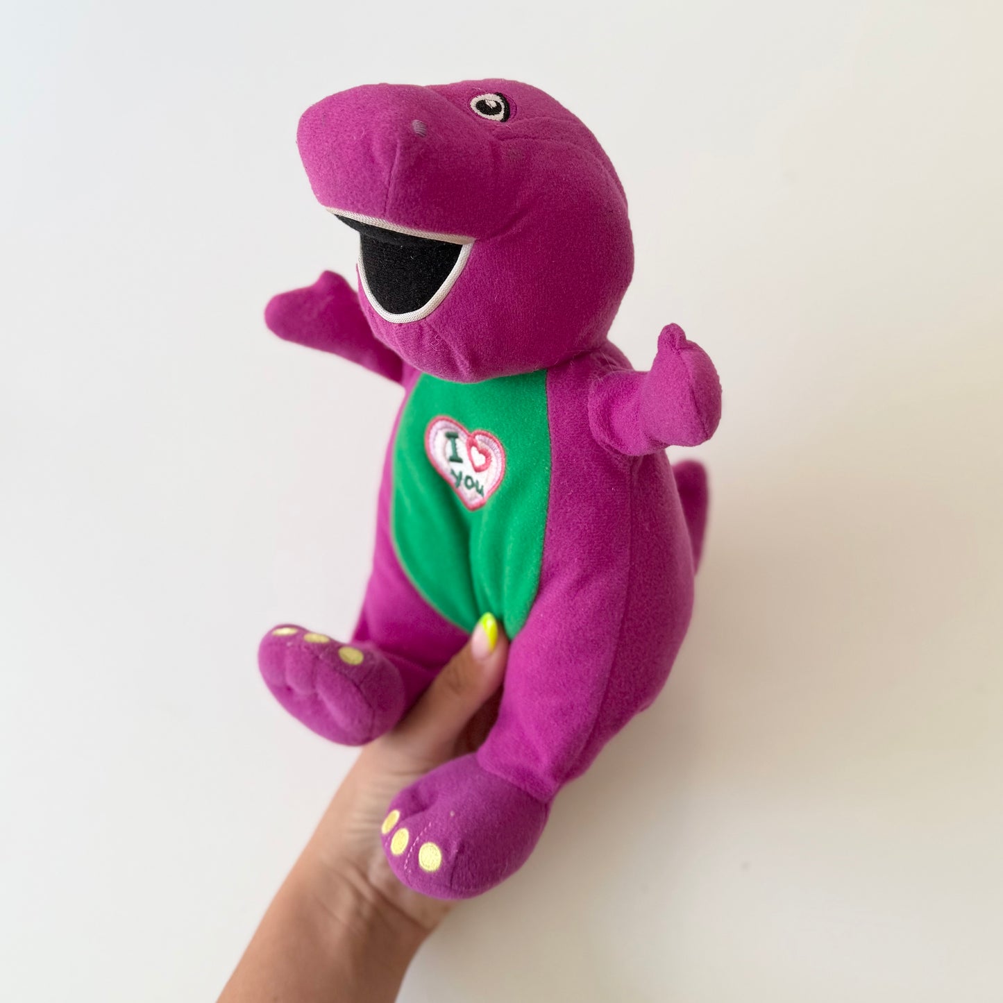 Vintage 2007 Barney soft toy. Has sound box too just needs new batteries.