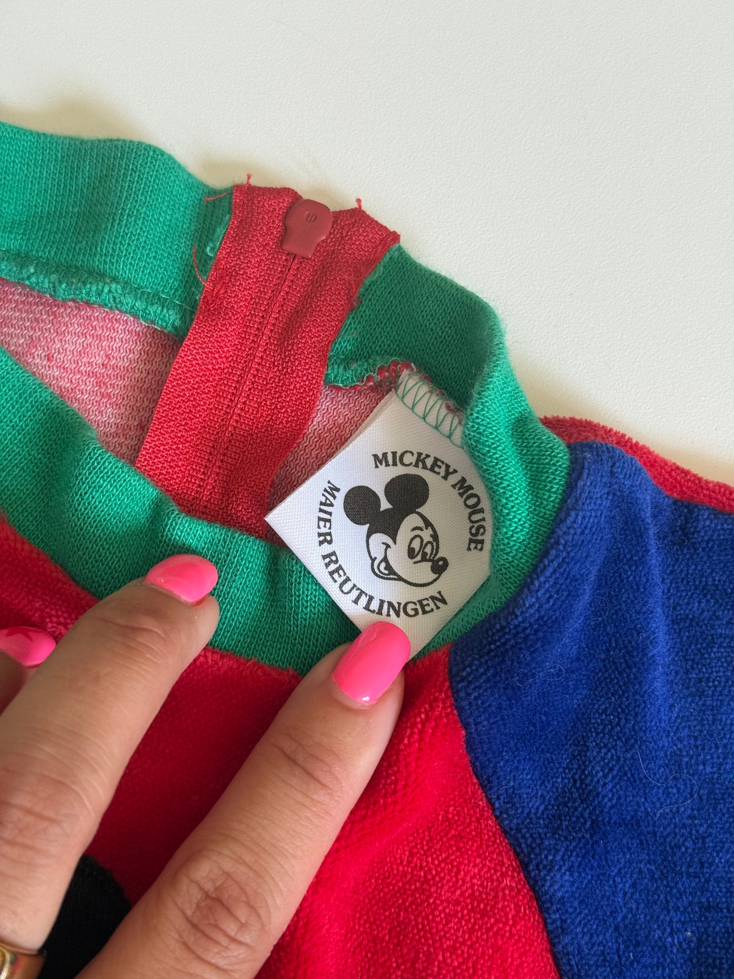 Vintage Disney baby Mickey Mouse romper.
Size 50-56 ( approx 1-3 months)