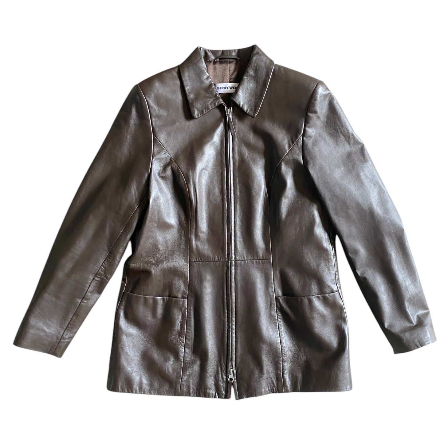 Vintage 90’s Gerry Weber dark brown zip up leather jacket. Size 8-10