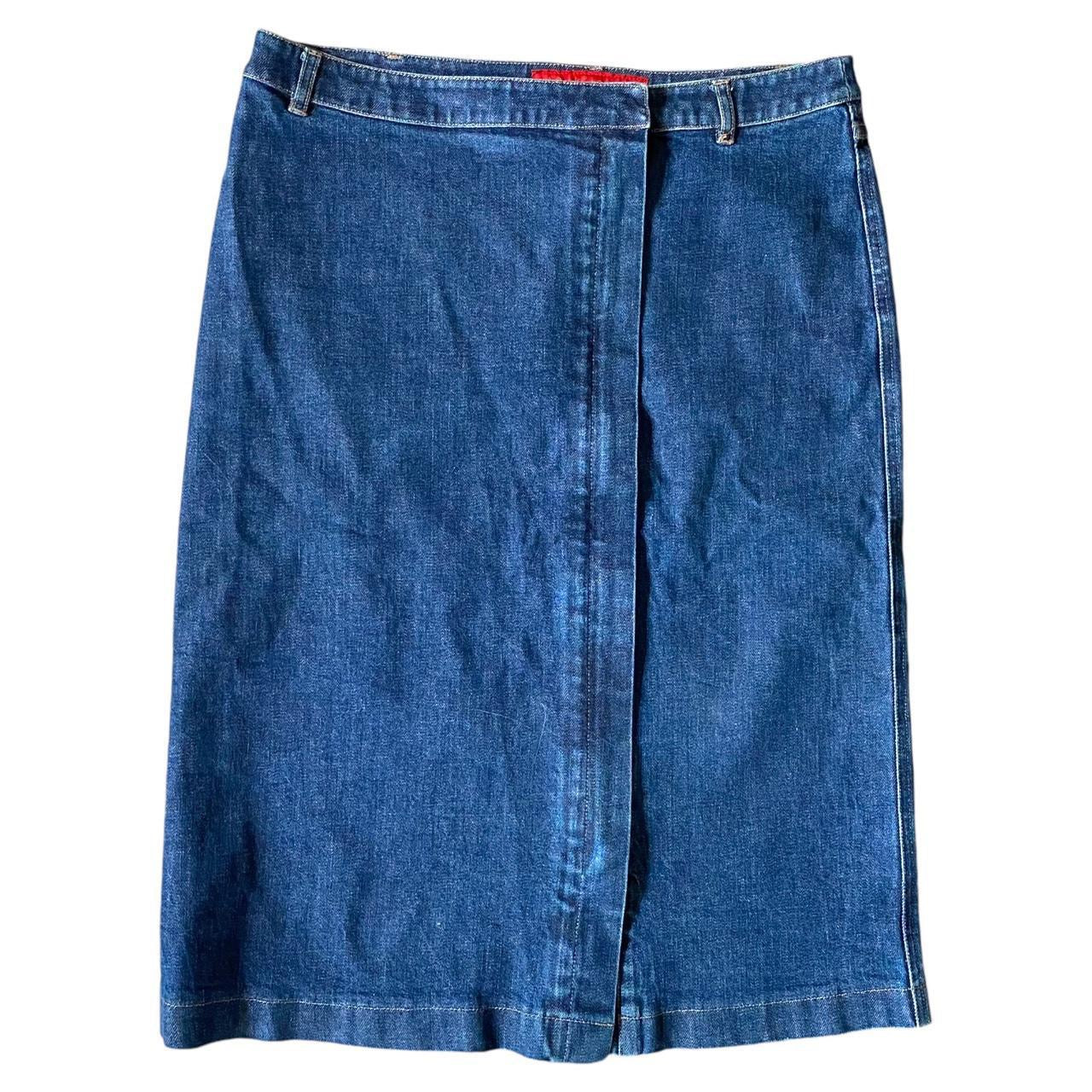 Vintage dark denim mid length fcuk french connection skirt
Size 12