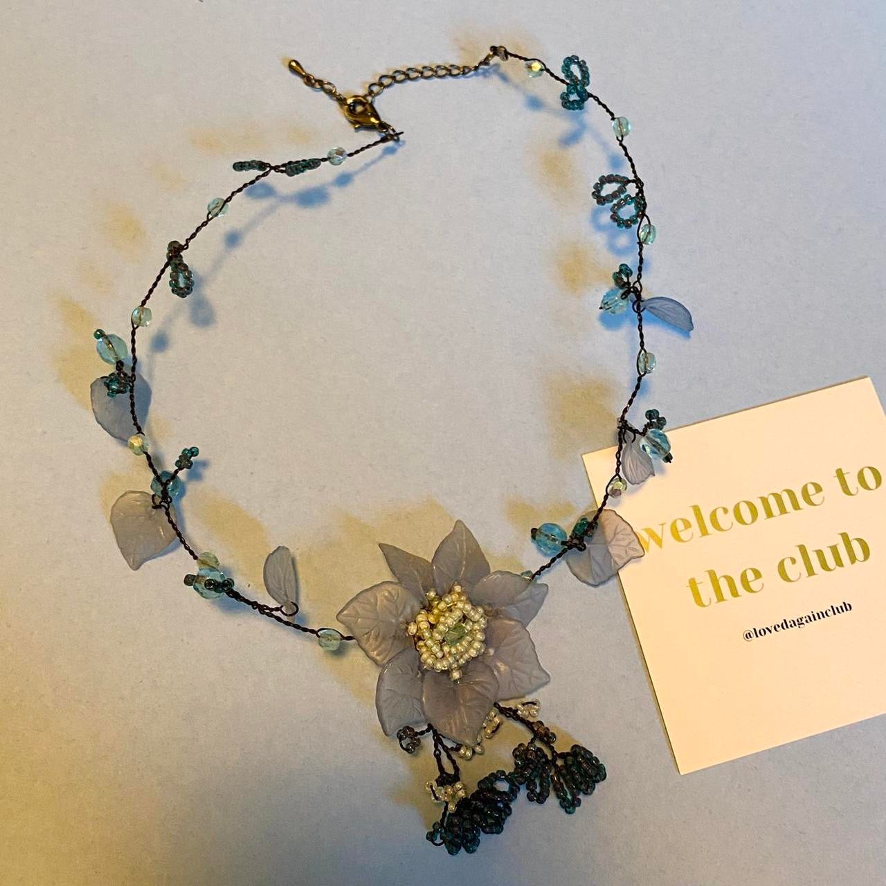 Vintage 1990s statement flower beaded choker necklace