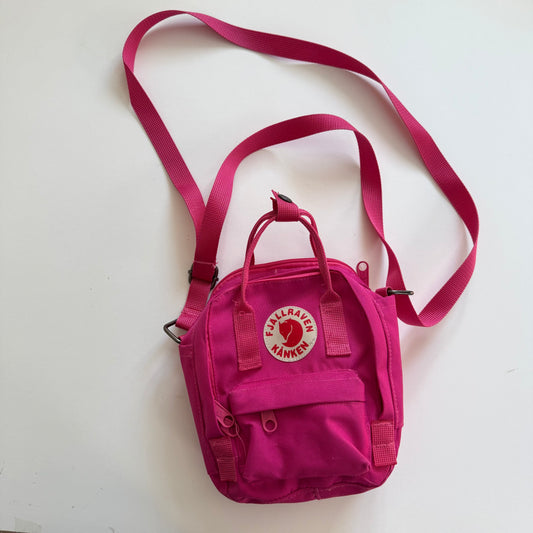 Fjallravwn kanken bag in pink