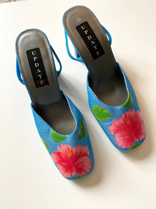 Vintage turquoise blue hibiscus flower print kitten heels size 5.