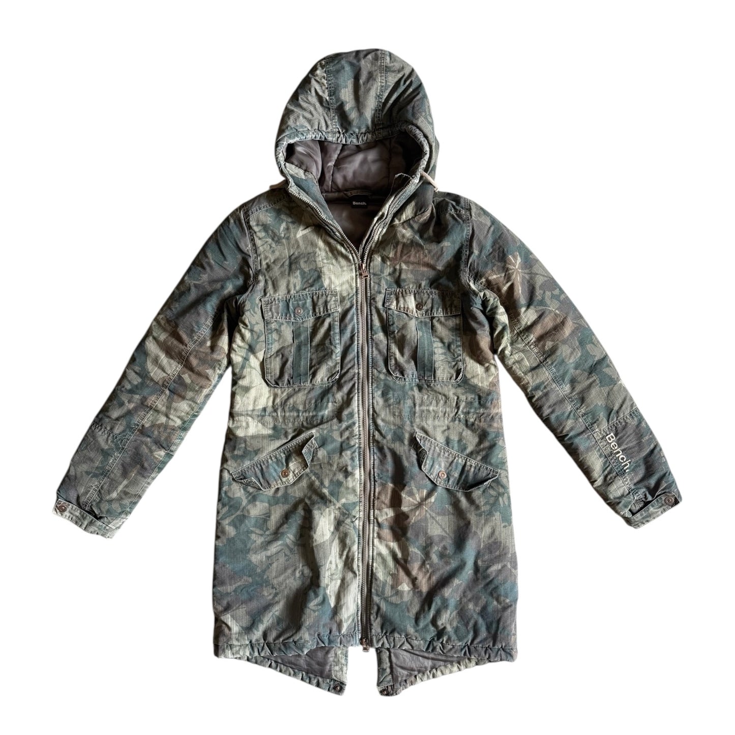 Vintage Y2K bench camouflage parka coat. Size M/ 10-12