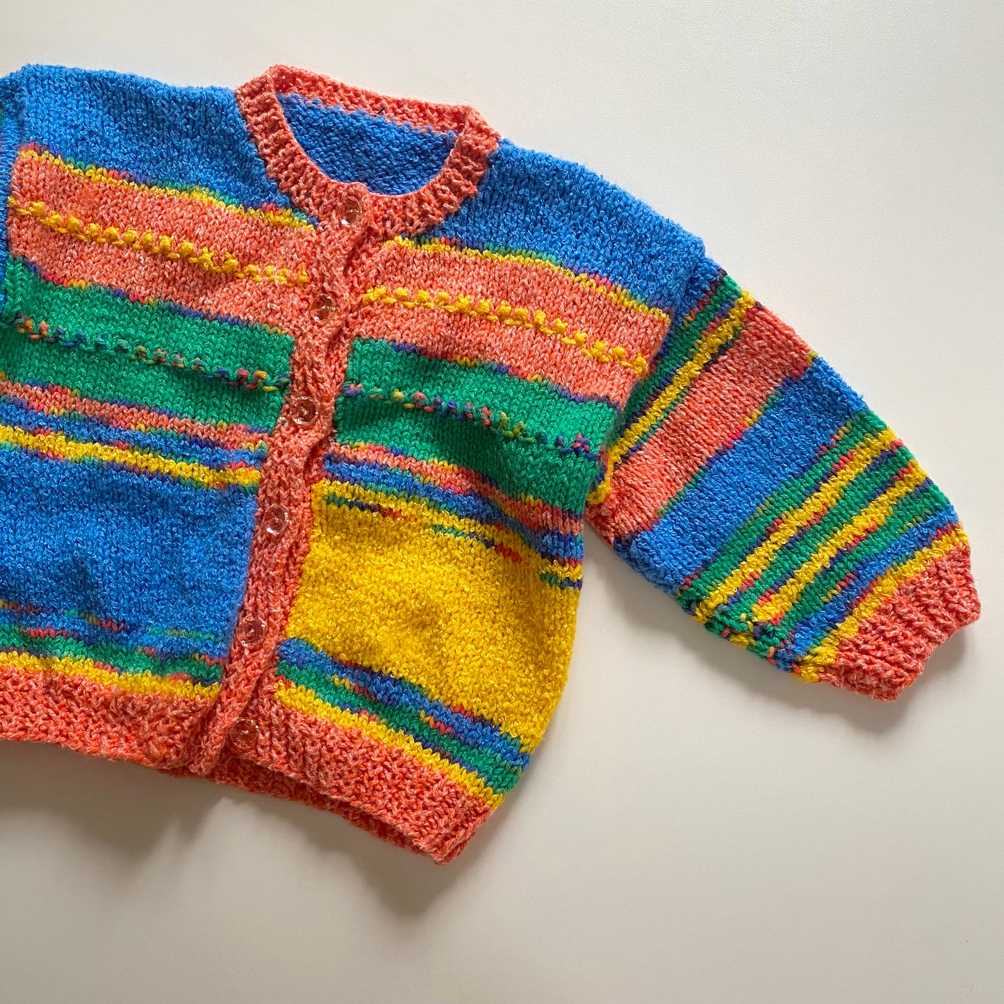 Vintage knitted cardigan. Size 2-3 years