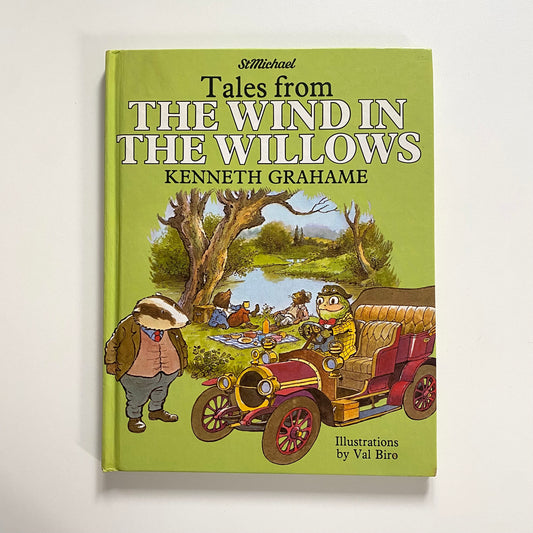 Vintage 1983 st Michael wind and the willows a4 book.