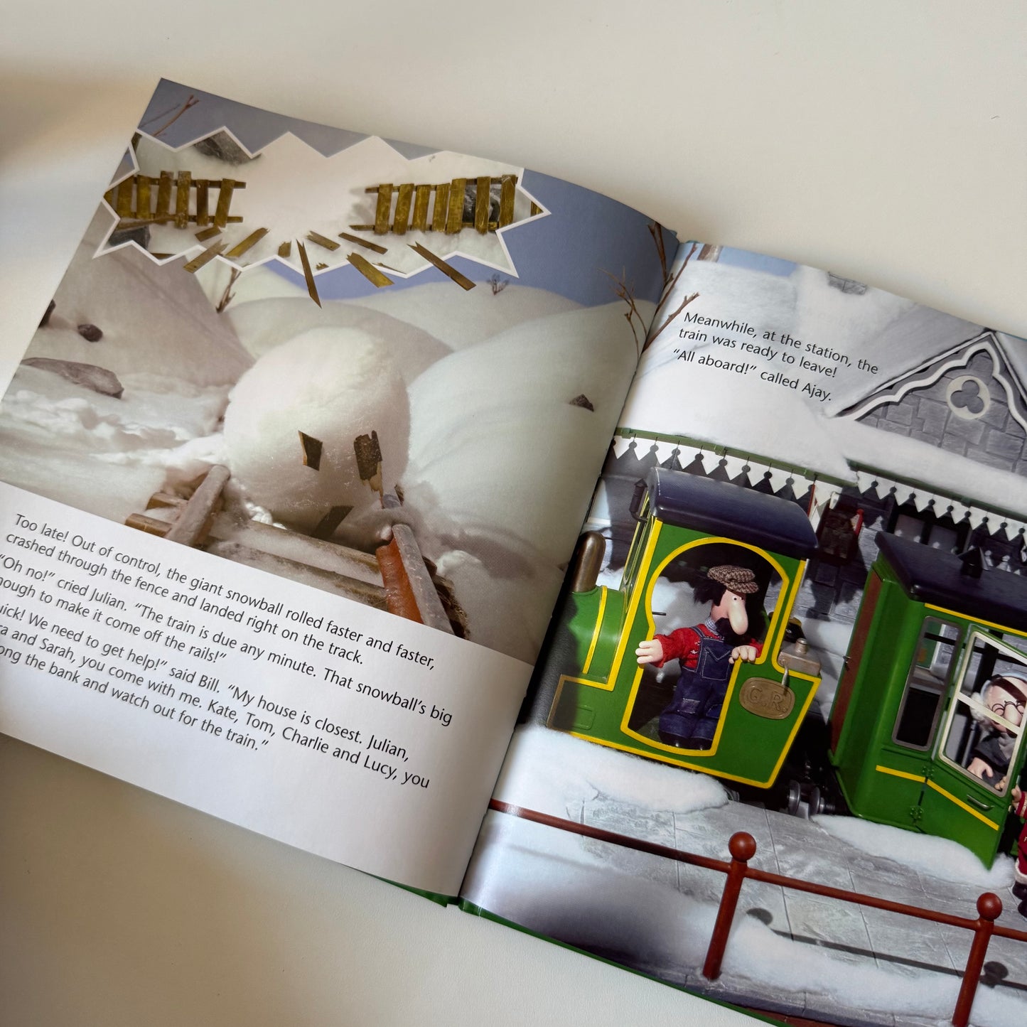 Vintage 2007 postman Pat snowball book