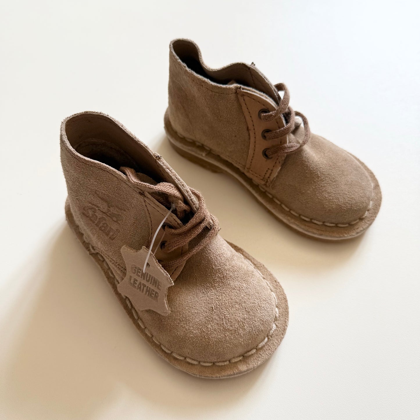 Vintage beige desert boots. Size 7