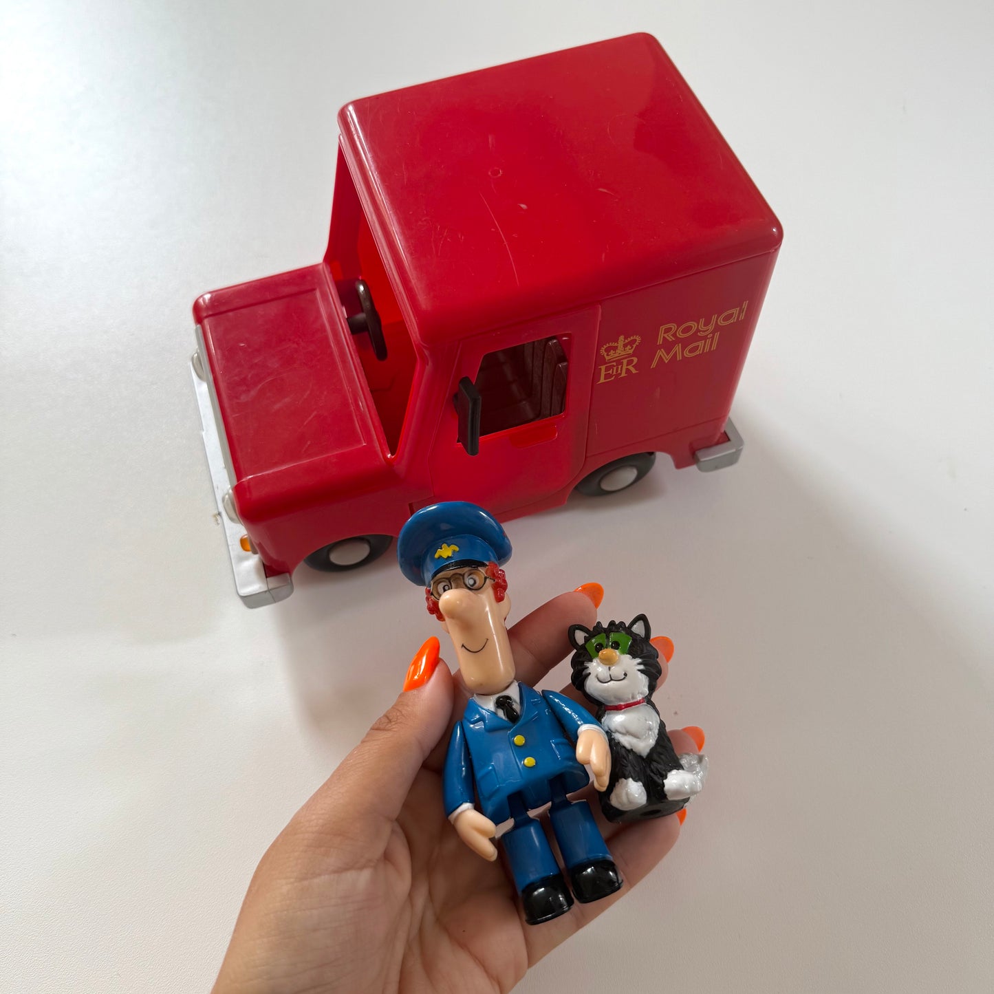 Vintage 2003 postman Pat and jess van + two figures