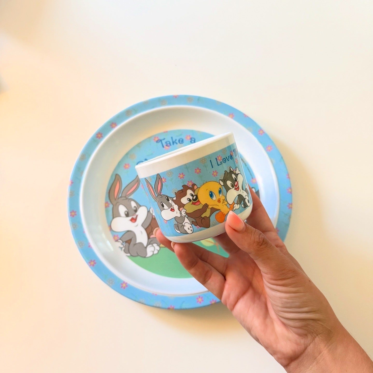 Plastic looney tunes plate & cup set.