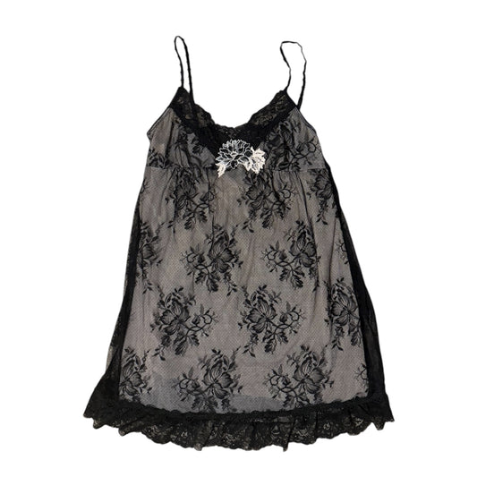 Vintage Y2K black & white lace cami dress. Size 8.